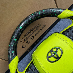 czd auto parts carbon fiber steering wheel for Toyota Avalon 2018-2022 with green airbag cover