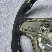 Load image into Gallery viewer, CZD auto parts carbon fiber steering wheel for Maserati Ghibli M157 2014-2019