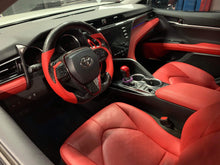 Load image into Gallery viewer, CZD 2018-2021 Camry XSE Carbon Fiber steering wheel