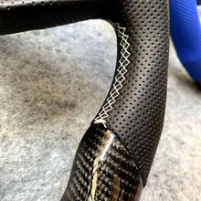 Load image into Gallery viewer, CZD 2013-2017 Infiniti Q50 steering wheel with carbon fiber