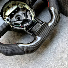 Load image into Gallery viewer, CZD Infiniti FX35 2003-2008 steering wheel carbon fiber