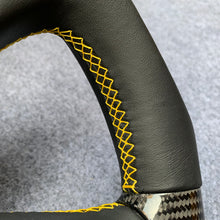 Load image into Gallery viewer, CZD For Hummer H1/H2 2003-2007 carbon fiber steering wheel